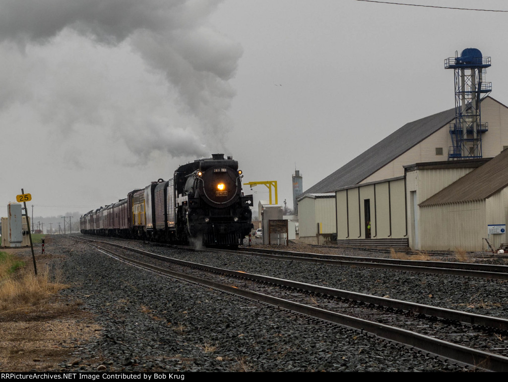 CP 2816 - ferry move from the yard to the Soo depot in town for the public event